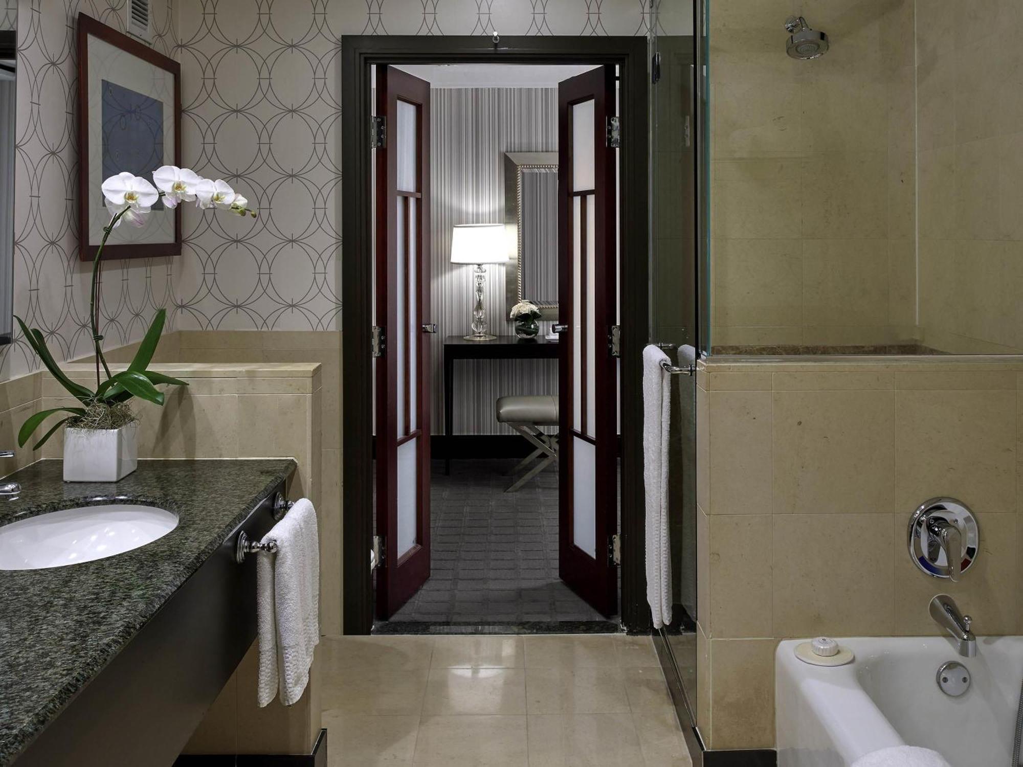 Luxury King Suite,1716991359:JPEG
